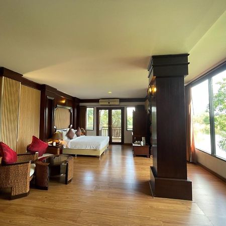 Hotel Gassan Legacy Golf Club Lamphun Esterno foto