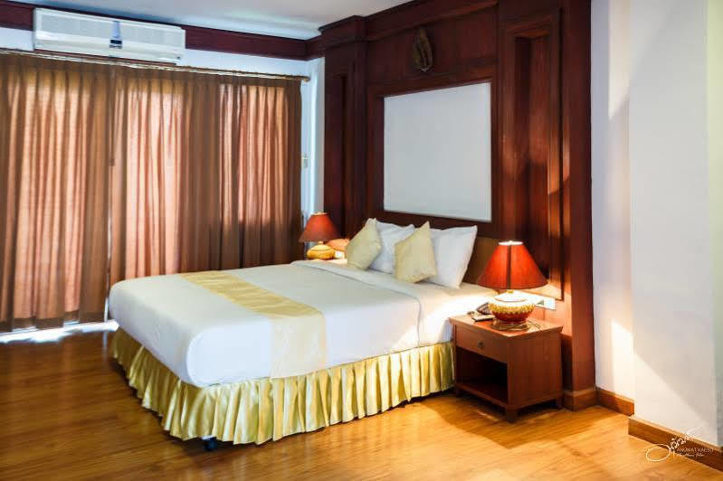 Hotel Gassan Legacy Golf Club Lamphun Esterno foto