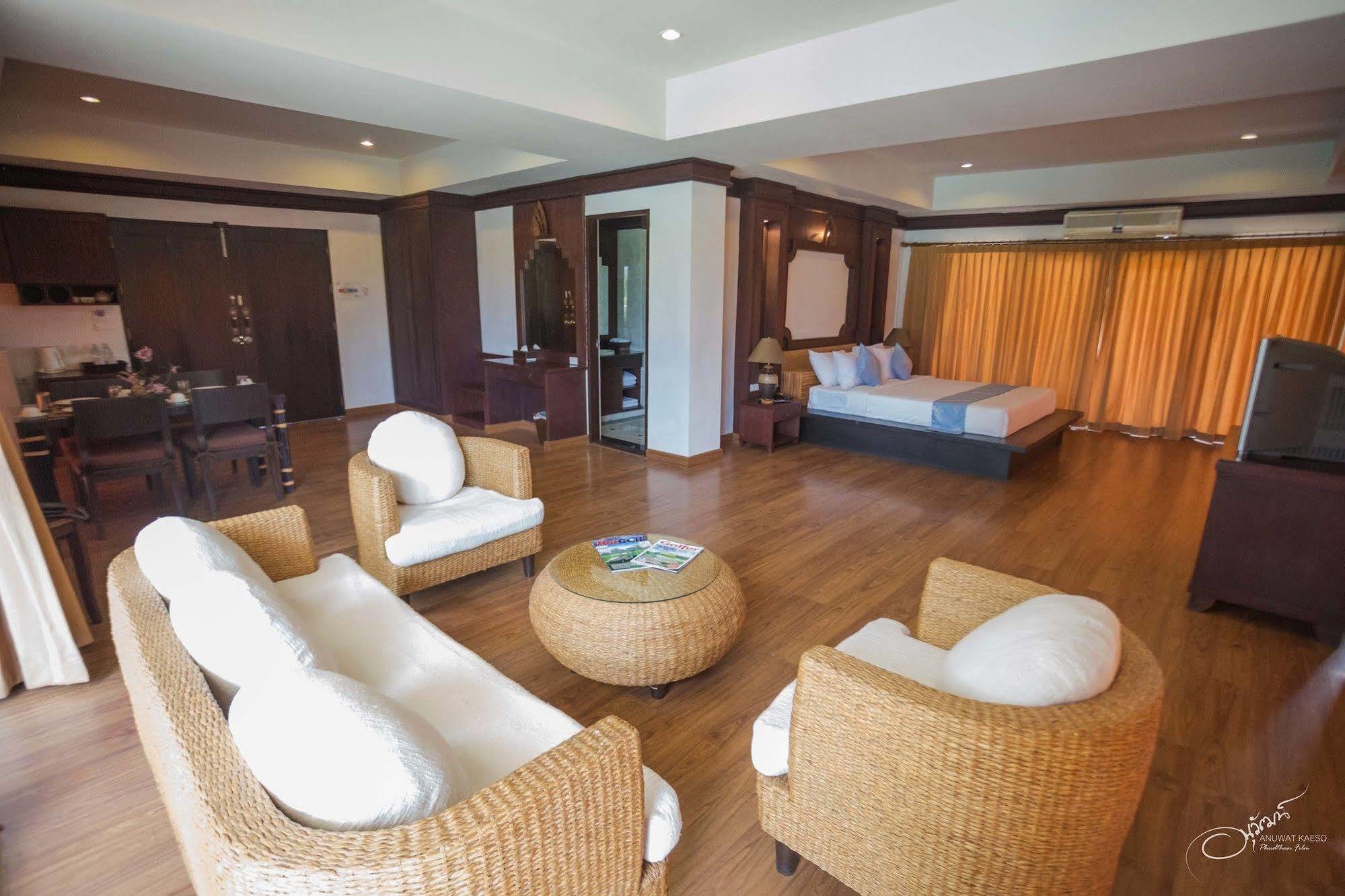 Hotel Gassan Legacy Golf Club Lamphun Esterno foto