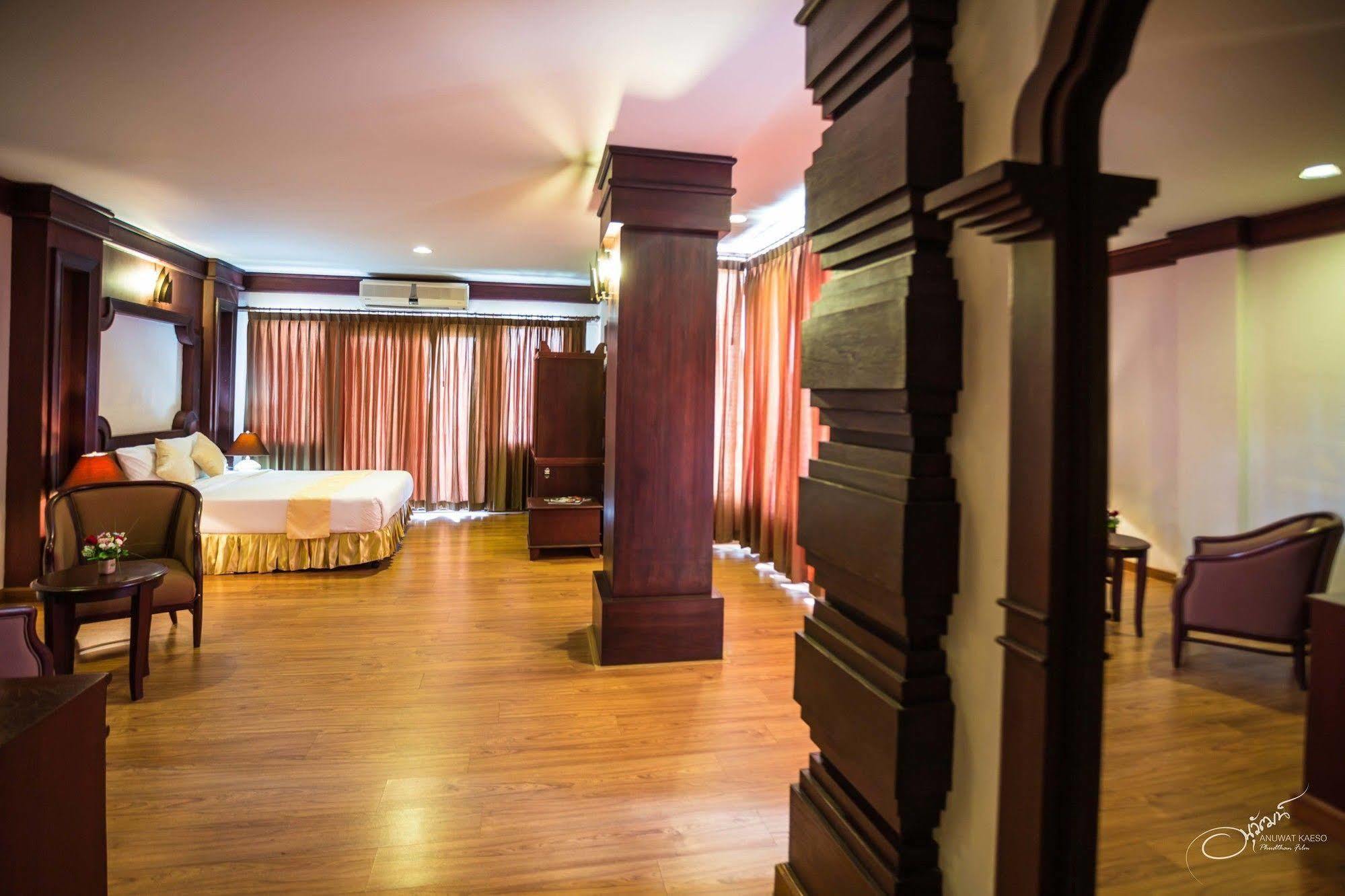 Hotel Gassan Legacy Golf Club Lamphun Esterno foto